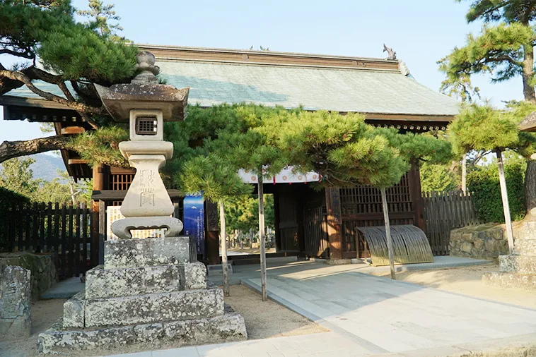 四国霊場第八十番札所_讃岐国分寺_山門