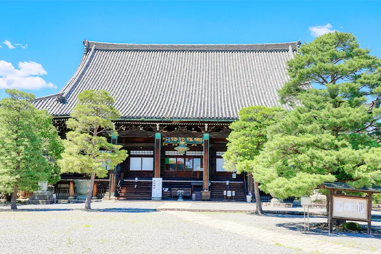 京都_清凉寺の本堂